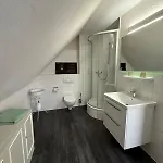 La Apartment *