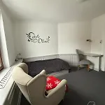 Apartment La *