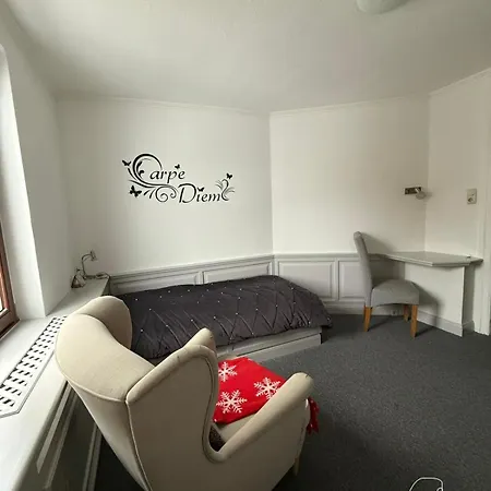 Apartment La *