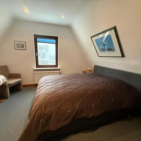 Apartment La *