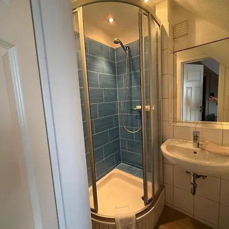 La Apartment *